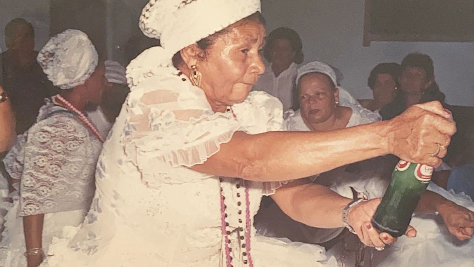 Grandma in Two Dimensions: Memories, Images and Stories of Faith